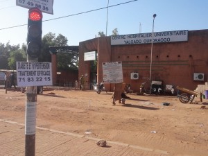 Article : Au Burkina, les h&ocirc;pitaux sont des mouroirs